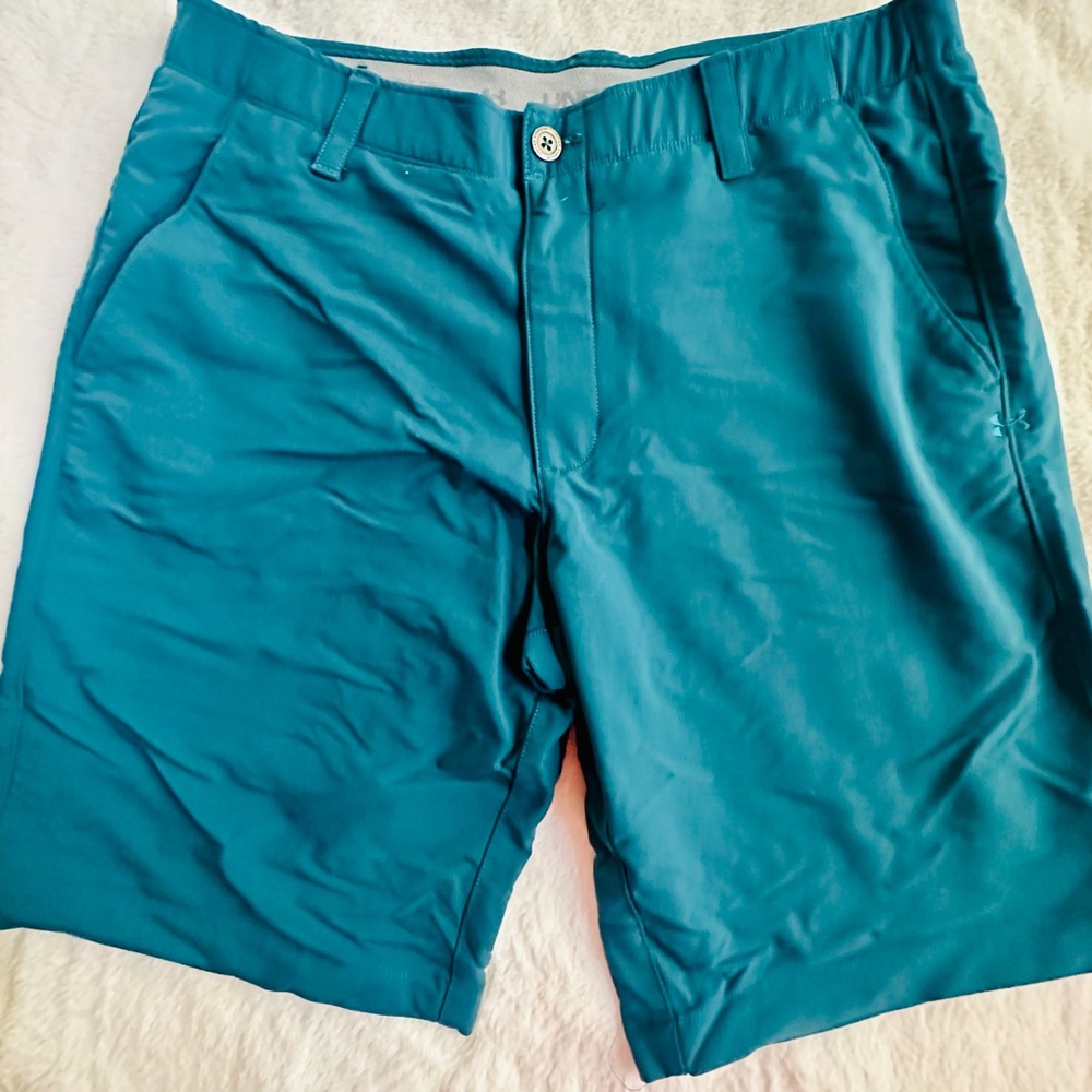 Under Armour Men's Blue Flat Front Shorts